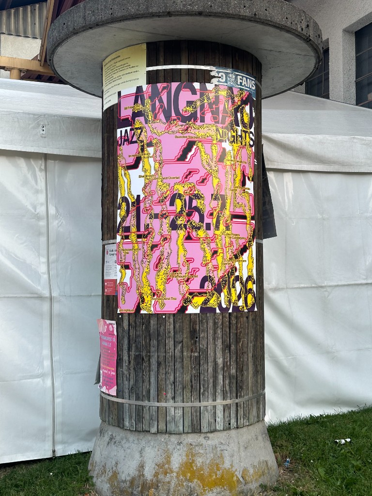 Plakat an einer Saeule